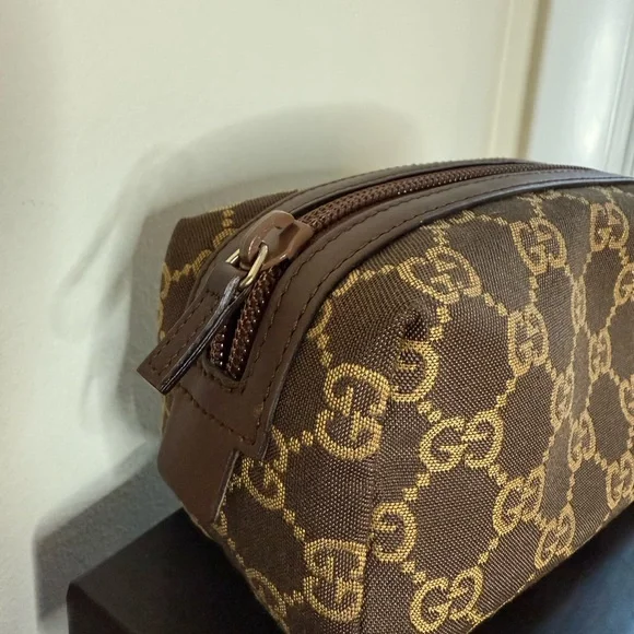 NWOT Gucci Tan and Brown Monogram Pouch - Picture 3 of 10